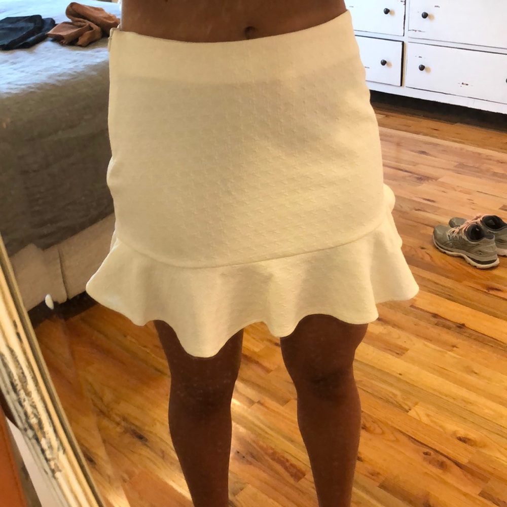 Boutique White ruffle skirt
